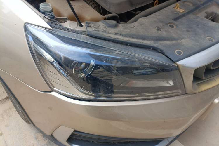 Used Geely Auto Vision S1 2018 1.4T CVT FENGXING Model Right Front Headlight