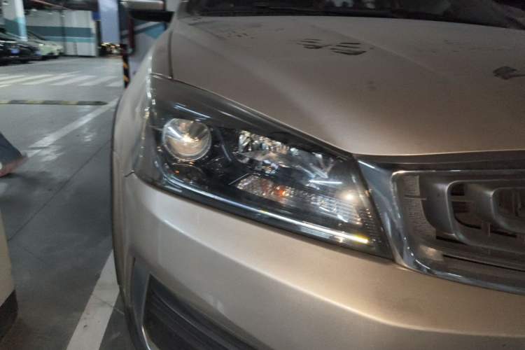 Used Geely Auto Vision S1 2018 1.4T CVT Fengchi Model Right Front Headlight