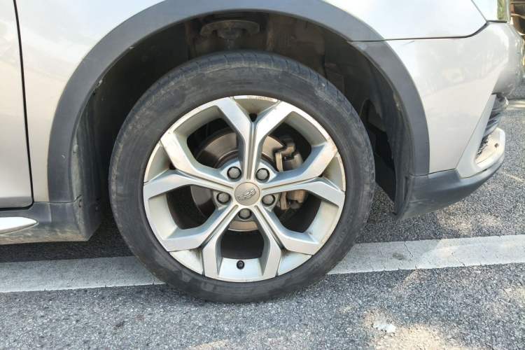 Used Geely Auto Vision S1 2018 1.5L Manual FENGXING Model Right Front Wheel Hub