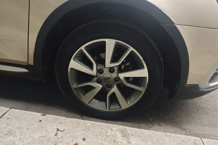 Used Geely Auto Vision S1 2018 1.5L CVT Fongchi Model Right Front Wheel Hub