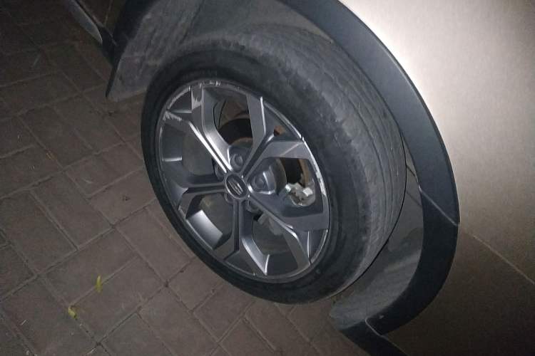Used Geely Auto Vision S1 2018 1.4T CVT FENGXING Model Right Front Wheel Hub