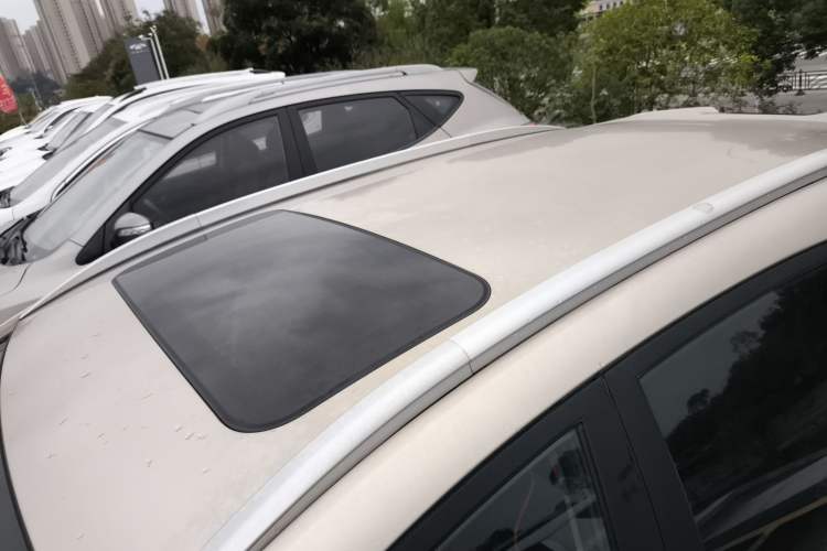 Used Geely Auto Vision S1 2018 1.4T CVT FENGXING Model Roof