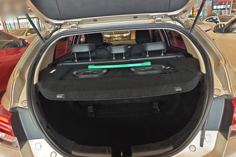 Used Geely Auto Vision S1 2018 1.4T CVT Fengchi Model Trunk