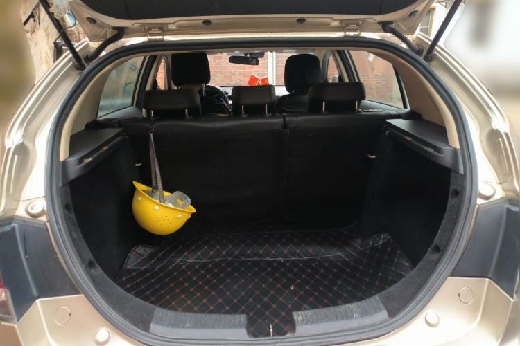 Used Geely Auto Vision S1 2018 1.4T CVT Fengchi Model Trunk