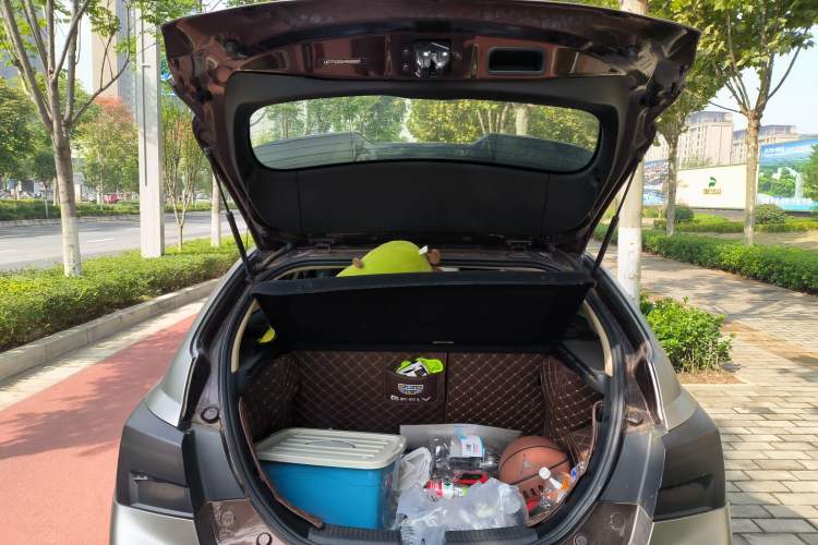 Used Geely Auto Vision S1 2018 1.4T CVT FENGXING Model Trunk