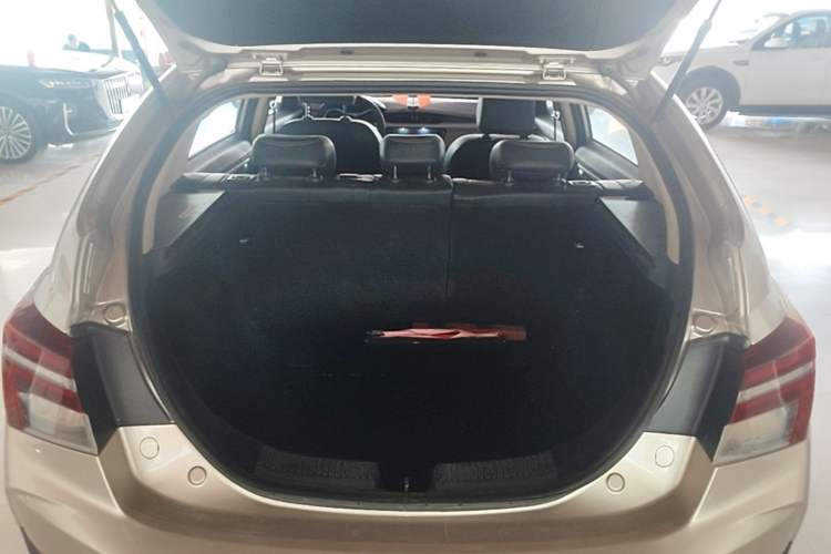 Used Geely Auto Vision S1 2018 1.4T CVT Fengchi Model Trunk