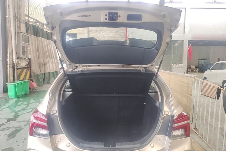 Used Geely Auto Vision S1 2018 1.4T CVT Fengchi Model Trunk