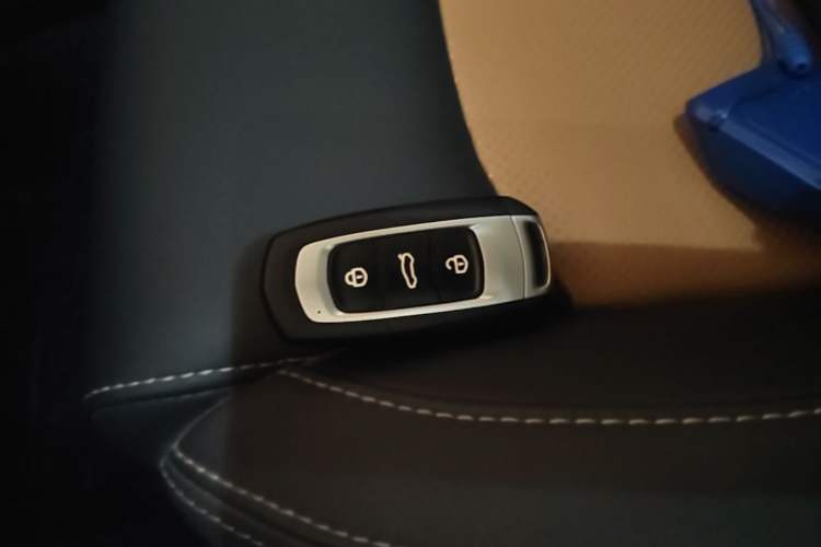 Used Geely Auto Vision S1 2018 1.4T CVT Fengchi Model Vehicle Key