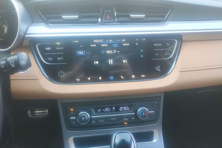 Used Geely Auto Vision S1 2018 1.4T CVT FENGXING Model Audio And AC Panel