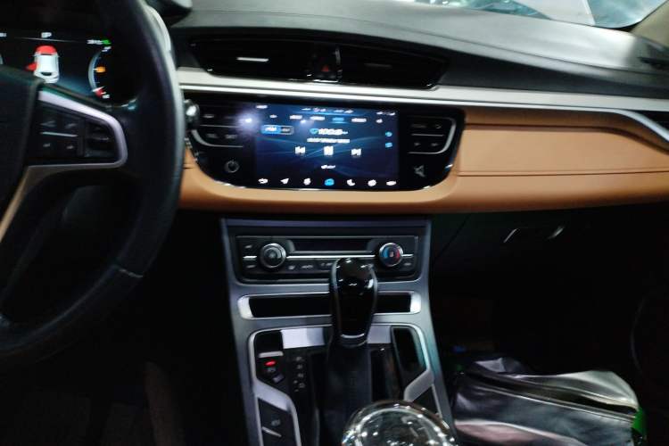 Used Geely Auto Vision S1 2018 1.4T CVT Fēngruì Model Audio And AC Panel
