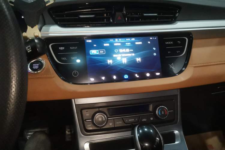 Used Geely Auto Vision S1 2018 1.4T CVT FENGXING Model Audio And AC Panel