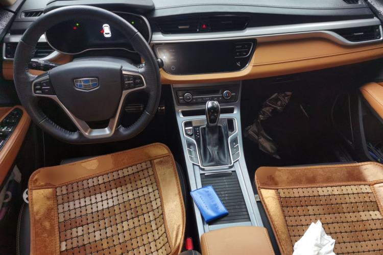 Used Geely Auto Vision S1 2018 1.4T CVT FENGXING Model Center Console