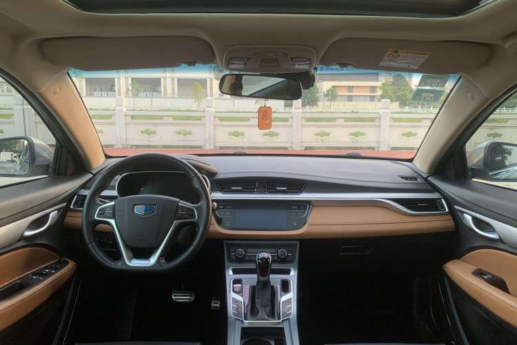 Used Geely Auto Vision S1 2018 1.4T CVT FENGXING Model Center Console