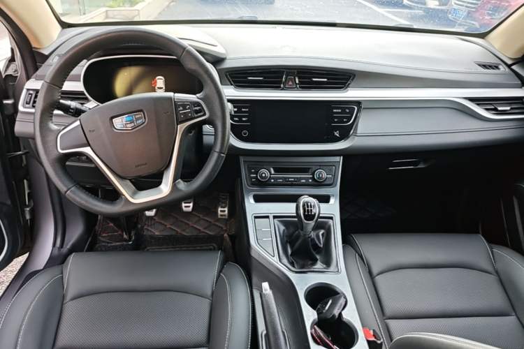 Used Geely Auto Vision S1 2018 1.5L Manual FENGXING Model Center Console