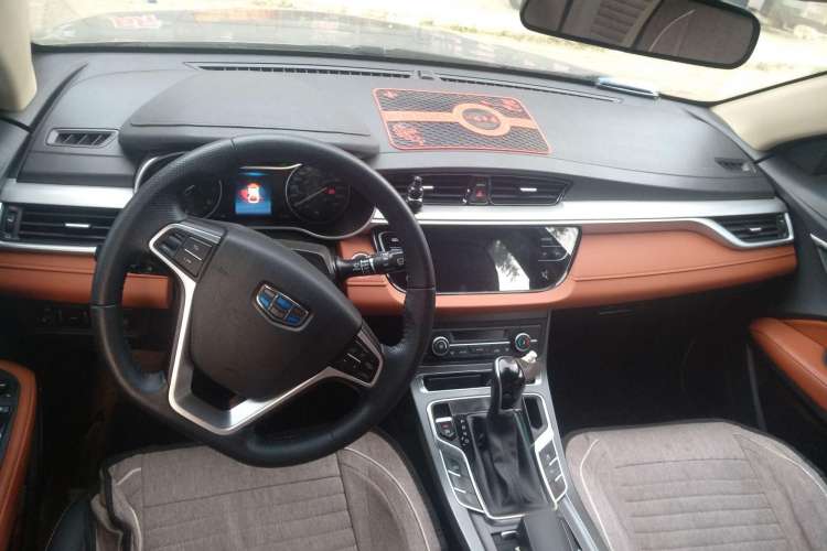 Used Geely Auto Vision S1 2018 1.5L CVT Fongchi Model Center Console