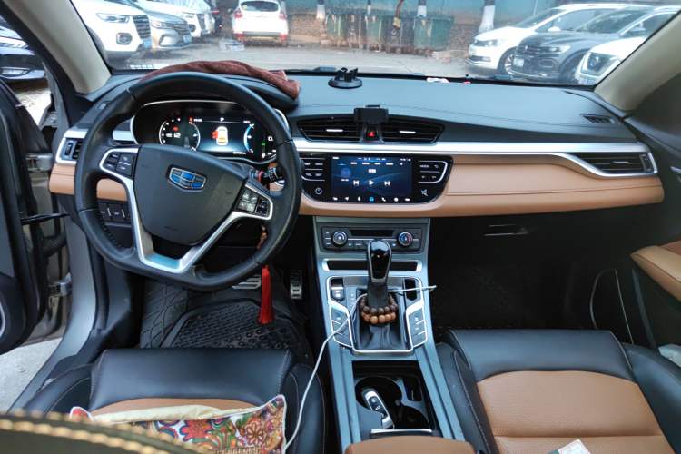 Used Geely Auto Vision S1 2018 1.4T CVT FENGXING Model Center Console