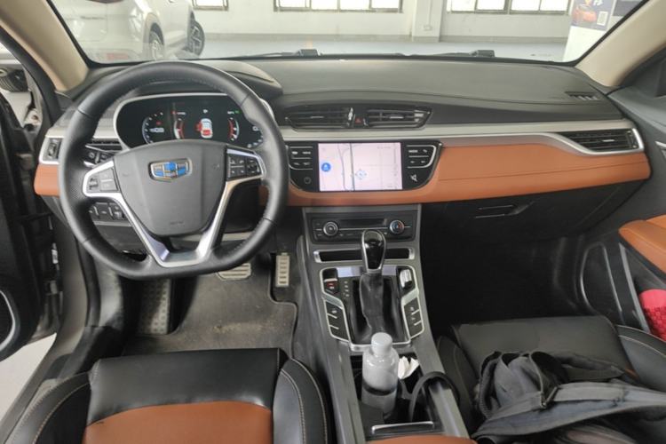 Used Geely Auto Vision S1 2018 1.5L CVT FENGXING Model Center Console
