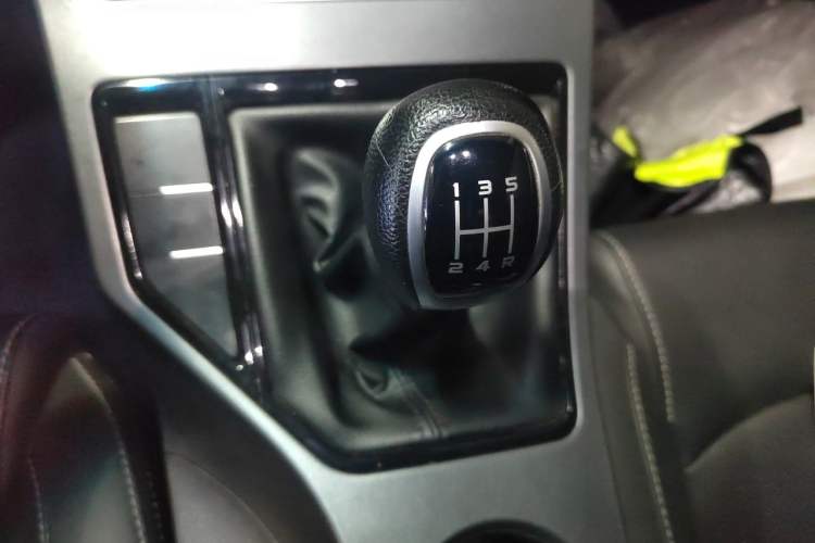 Used Geely Auto Vision S1 2018 1.5L Manual Fong Chi Model Gear Lever