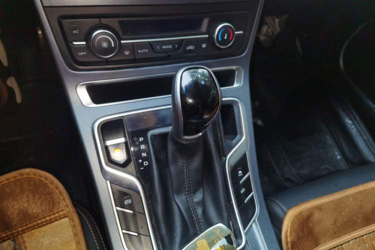 Used Geely Auto Vision S1 2018 1.4T CVT FENGXING Model Gear Lever