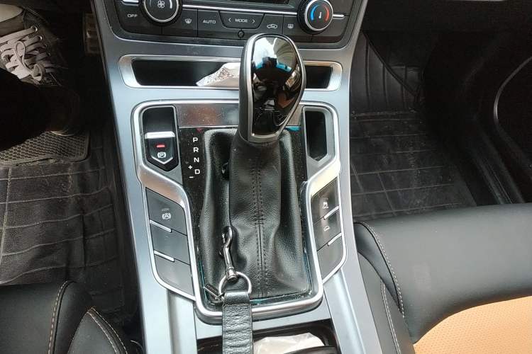 Used Geely Auto Vision S1 2018 1.4T CVT FENGXING Model Gear Lever