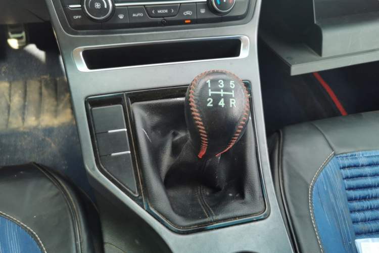Used Geely Auto Vision S1 2018 1.5L Manual Fong Chi Model Gear Lever