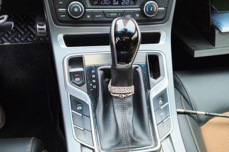 Used Geely Auto Vision S1 2018 1.4T CVT FENGXING Model Gear Lever