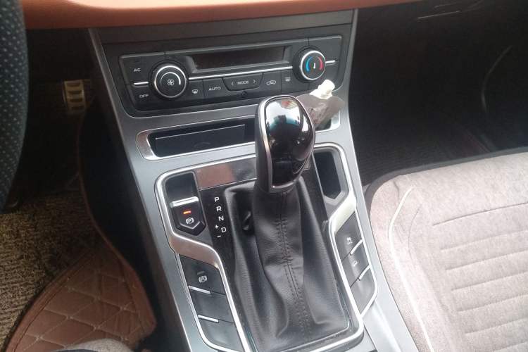 Used Geely Auto Vision S1 2018 1.5L CVT Fongchi Model Gear Lever