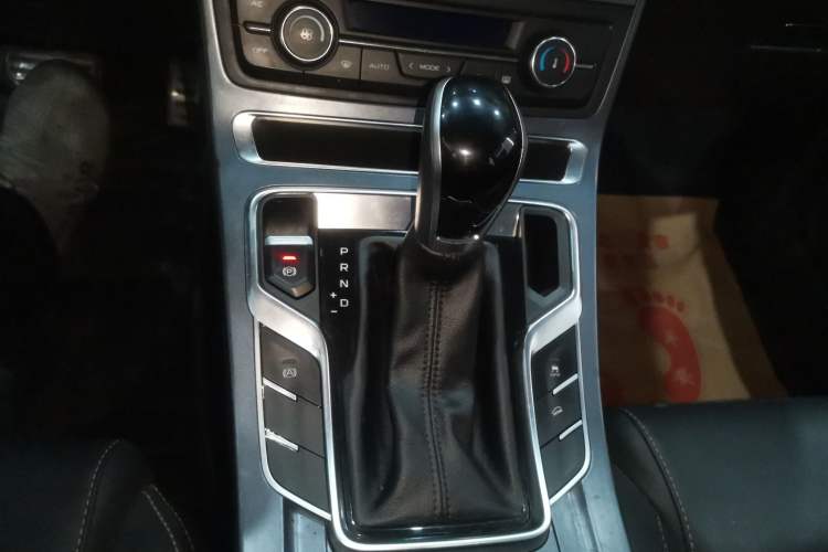 Used Geely Auto Vision S1 2018 1.4T CVT FENGXING Model Gear Lever