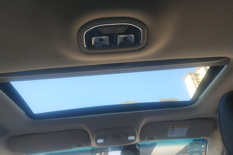 Used Geely Auto Vision S1 2018 1.4T CVT FENGXING Model Headliner