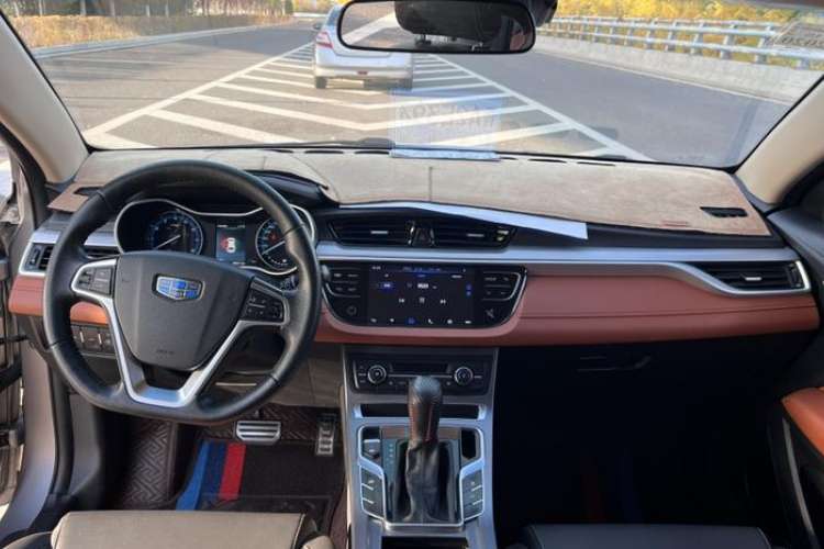 Used Geely Auto Vision S1 2018 1.5L CVT Fongchi Model Interior 2