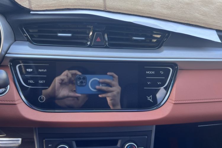 Used Geely Auto Vision S1 2018 1.5L CVT Fongchi Model Interior 6