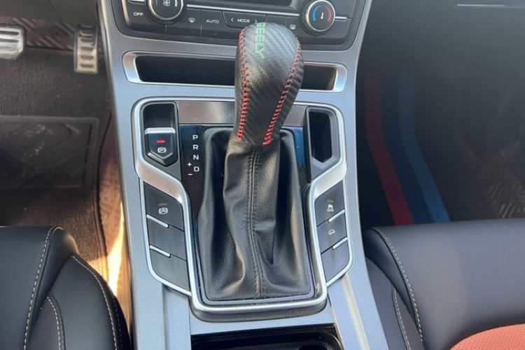 Used Geely Auto Vision S1 2018 1.5L CVT Fongchi Model Interior 7
