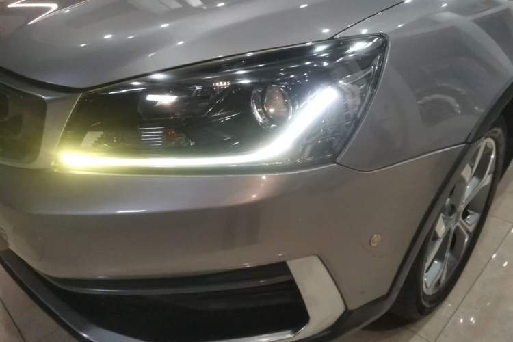 Used Geely Auto Vision S1 2018 1.4T CVT FENGXING Model Left Front Headlight