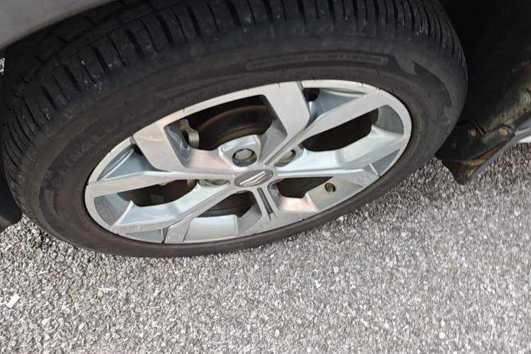 Used Geely Auto Vision S1 2018 1.5L Manual FENGXING Model Left Front Wheel Hub