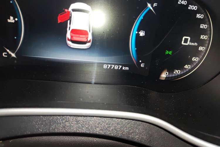 Used Geely Auto Vision S1 2018 1.4T CVT FENGXING Model Odometer Close Up