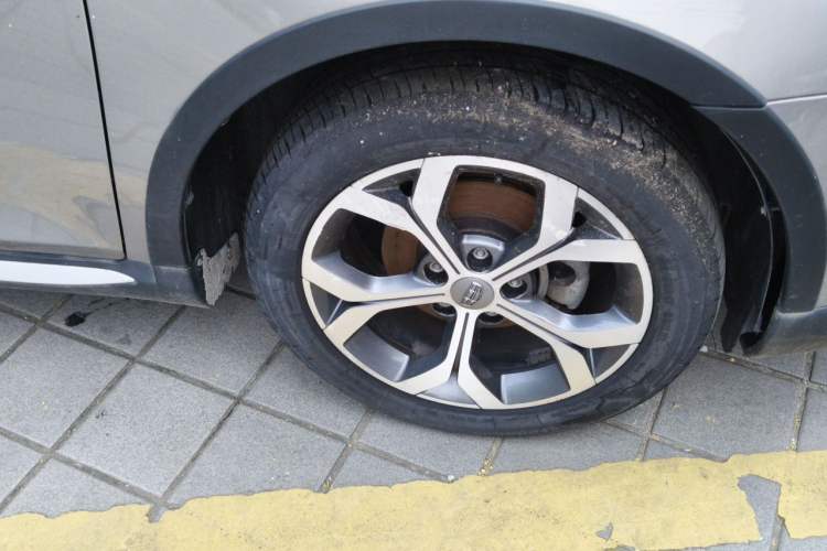 Used Geely Auto Vision S1 2018 1.4T CVT FENGXING Model Right Front Wheel Hub