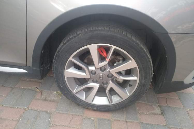 Used Geely Auto Vision S1 2018 1.5L CVT Fongchi Model Right Front Wheel Hub