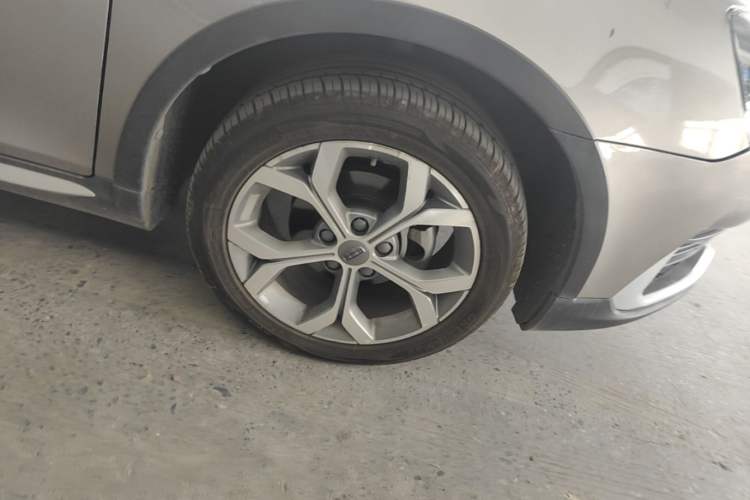 Used Geely Auto Vision S1 2018 1.5L CVT FENGXING Model Right Front Wheel Hub