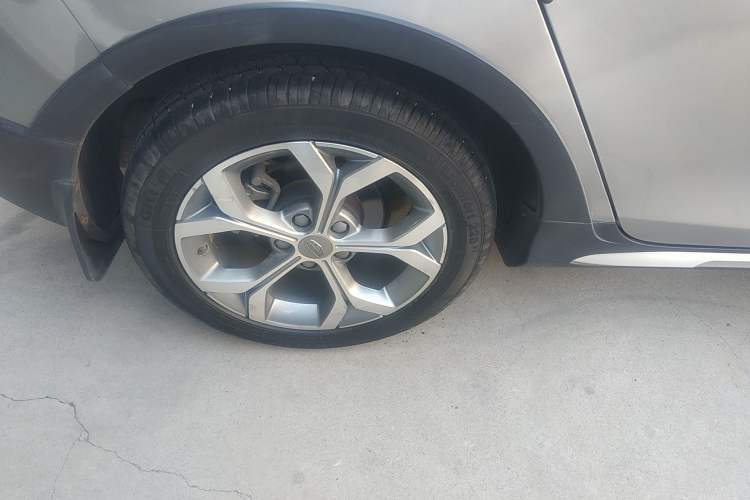 Used Geely Auto Vision S1 2018 1.4T CVT FENGXING Model Right Rear Wheel Hub