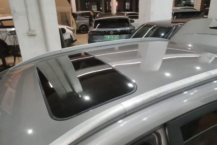 Used Geely Auto Vision S1 2018 1.4T CVT FENGXING Model Roof