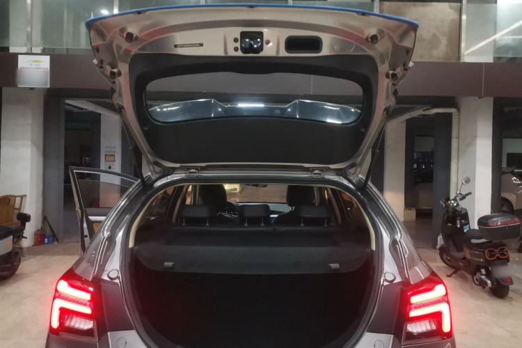 Used Geely Auto Vision S1 2018 1.4T CVT FENGXING Model Trunk