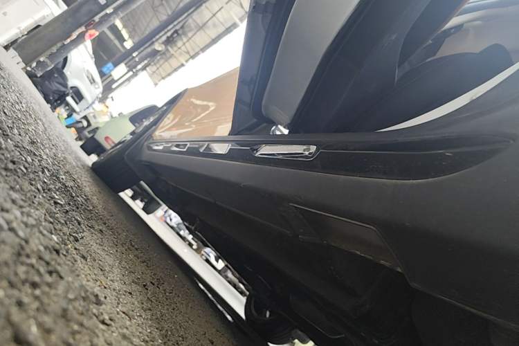 Used Geely Auto Vision S1 2018 1.4T CVT Fēngruì Model Left Side Sill