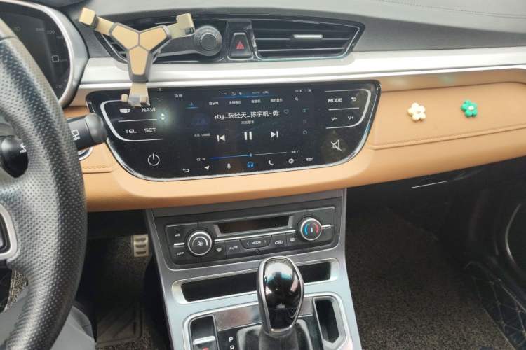 Used Geely Auto Vision S1 2018 1.4T CVT FENGXING Model Audio And AC Panel