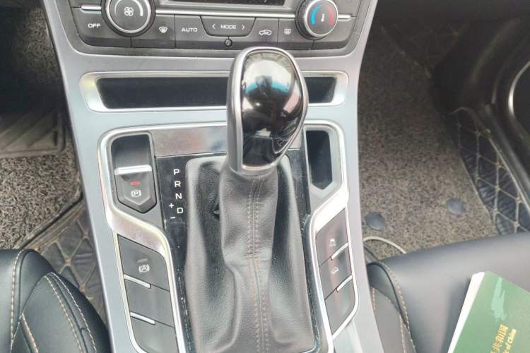 Used Geely Auto Vision S1 2018 1.4T CVT FENGXING Model Gear Lever