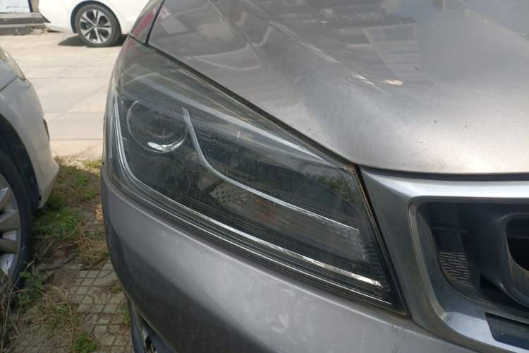 Used Geely Auto Vision S1 2018 1.5L Manual FENGXING Model Right Front Headlight