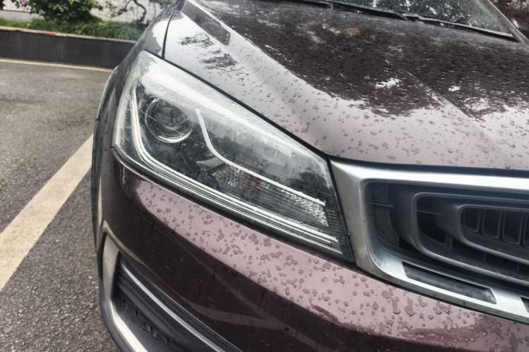 Used Geely Auto Vision S1 2018 1.4T CVT FENGXING Model Right Front Headlight