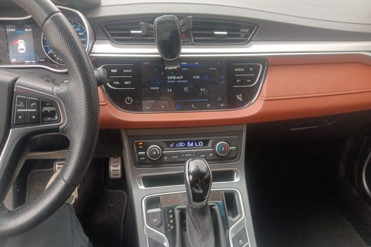 Used Geely Auto Vision S1 2018 1.5L CVT Fongchi Model Audio And AC Panel