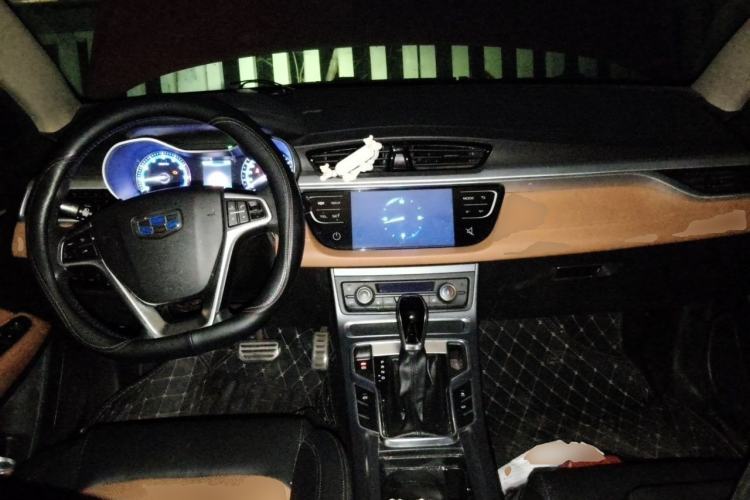 Used Geely Auto Vision S1 2018 1.4T CVT Fengchi Model Center Console