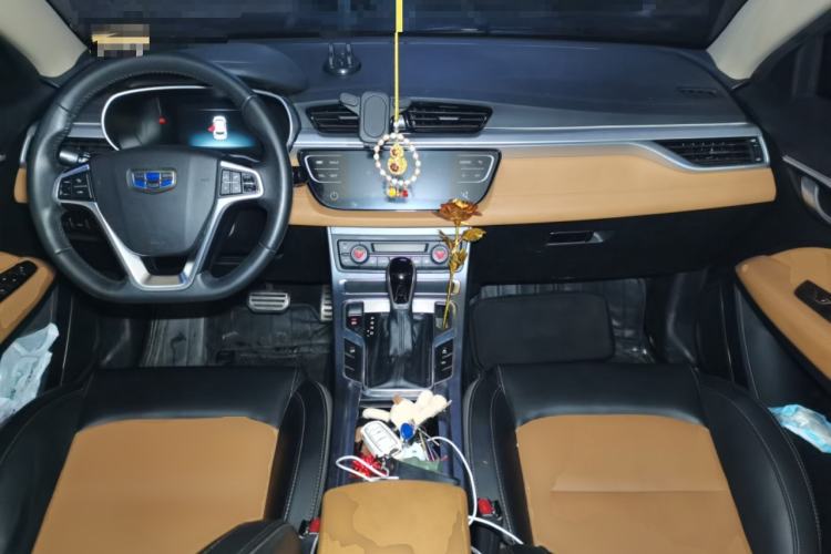 Used Geely Auto Vision S1 2018 1.4T CVT FENGXING Model Center Console