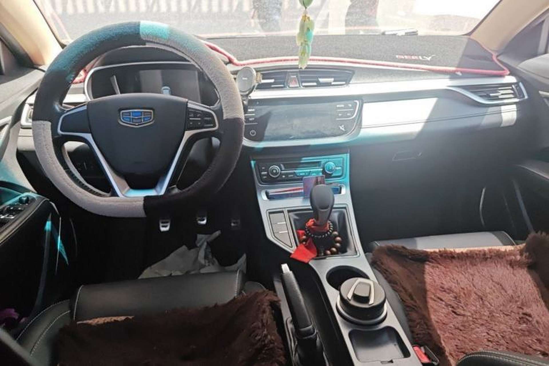 Used Geely Auto Vision S1 2018 1.5L Manual FENGXING Model Center Console
